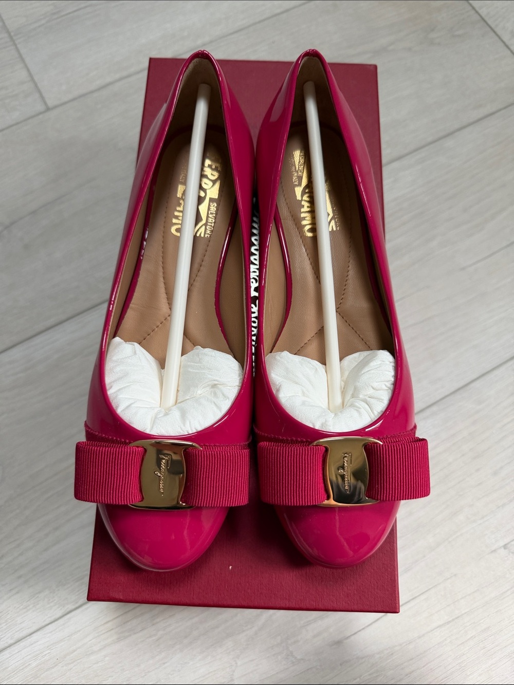 Salvatore Ferragamo Varina Patent Ballet Flats in Hot Pink